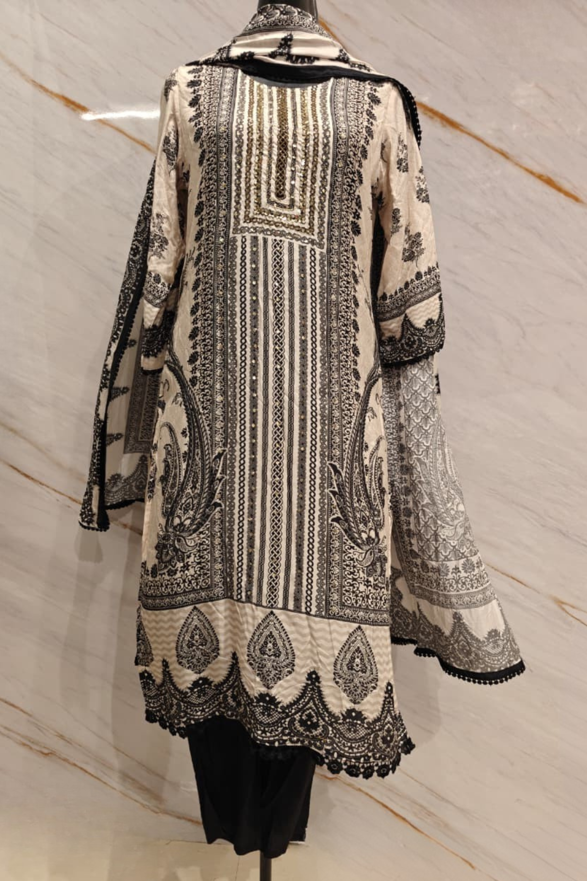 Monochrome Mul Cotton Printed Suit Set