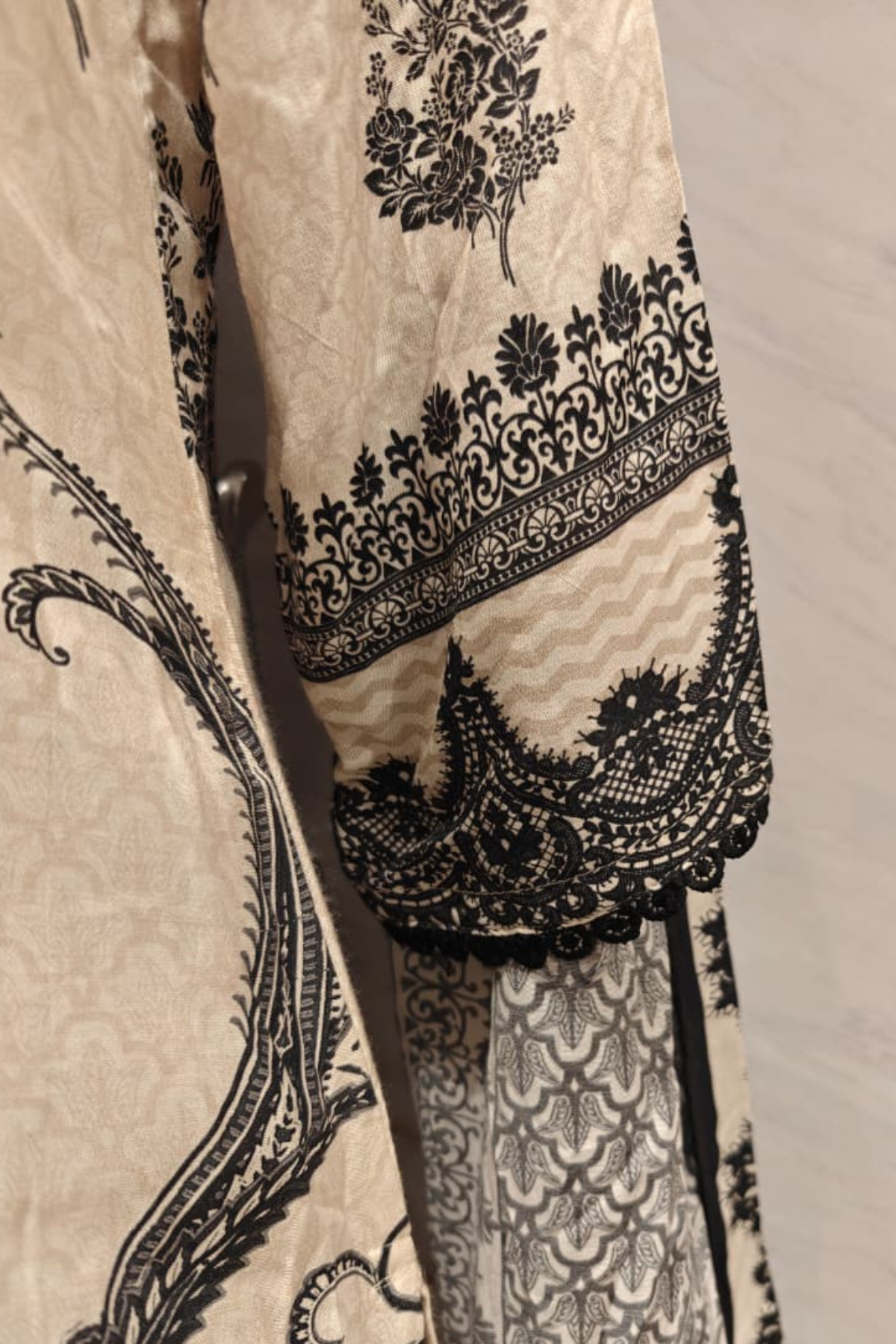 Monochrome Mul Cotton Printed Suit Set