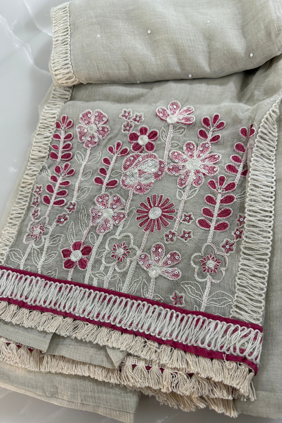 Mul Cotton Suit Set with Maroon Accents